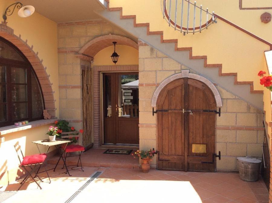 Bed And Breakfast Val Di Lupa Castellina Marittima Luaran gambar