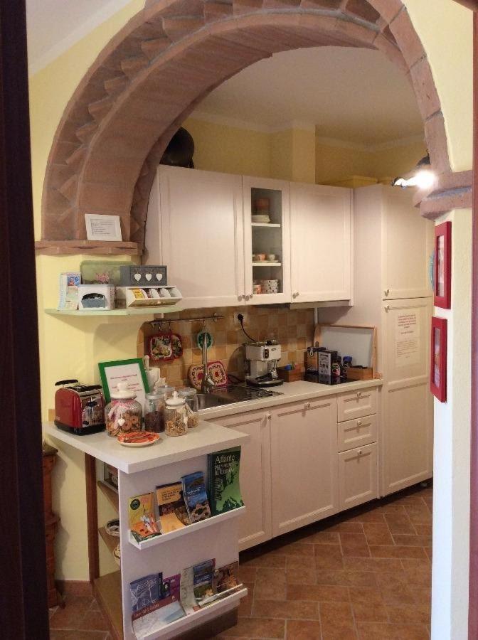 Bed And Breakfast Val Di Lupa Castellina Marittima Luaran gambar